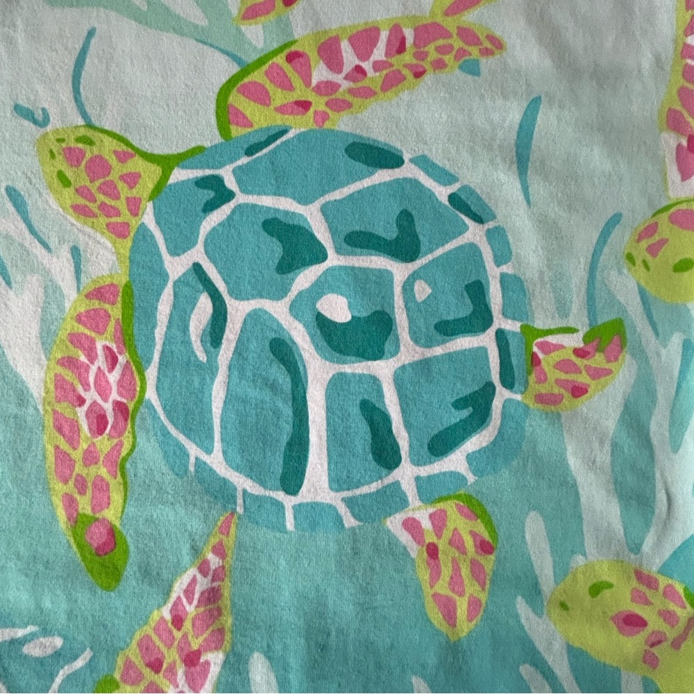 Beautiful Turtle Top - Picture 3 of 4